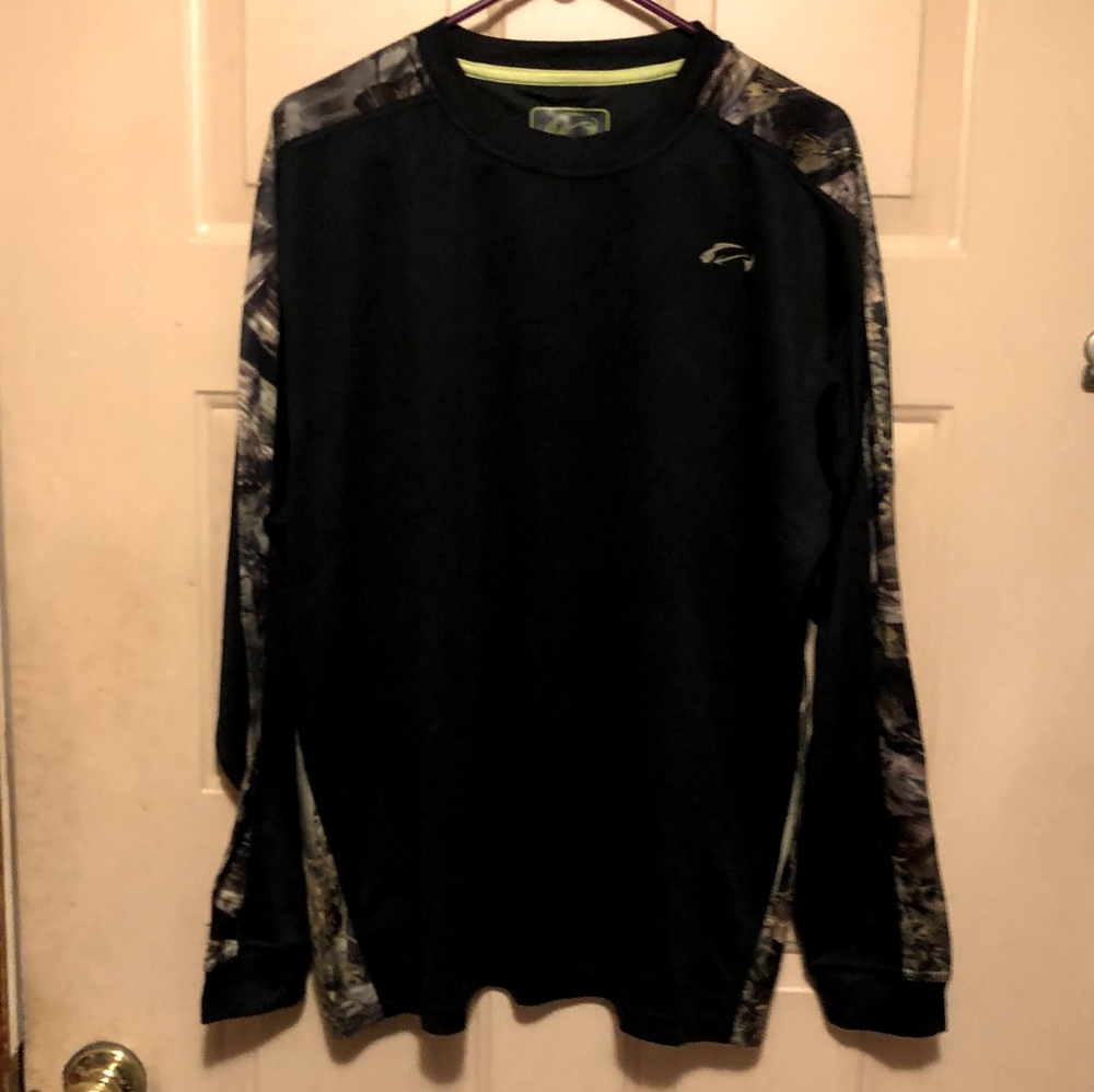 Fishouflage Men's Black and Camo shirt